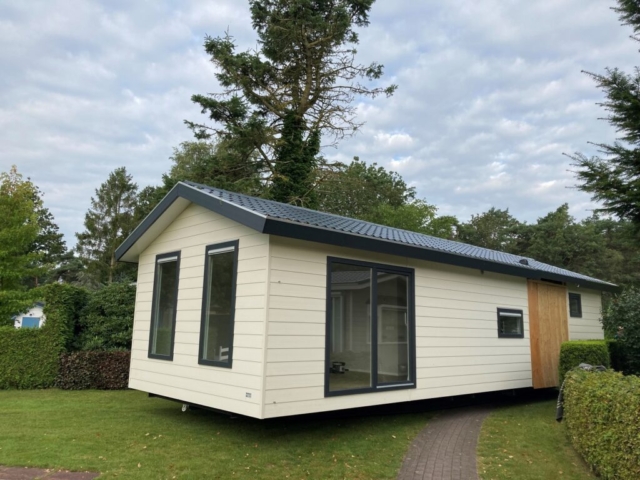 Nieuw luxe chalet op Parkcamping 't Ravenest Putten gebouwd en geplaatst door de Gerrit Jans Hoeve